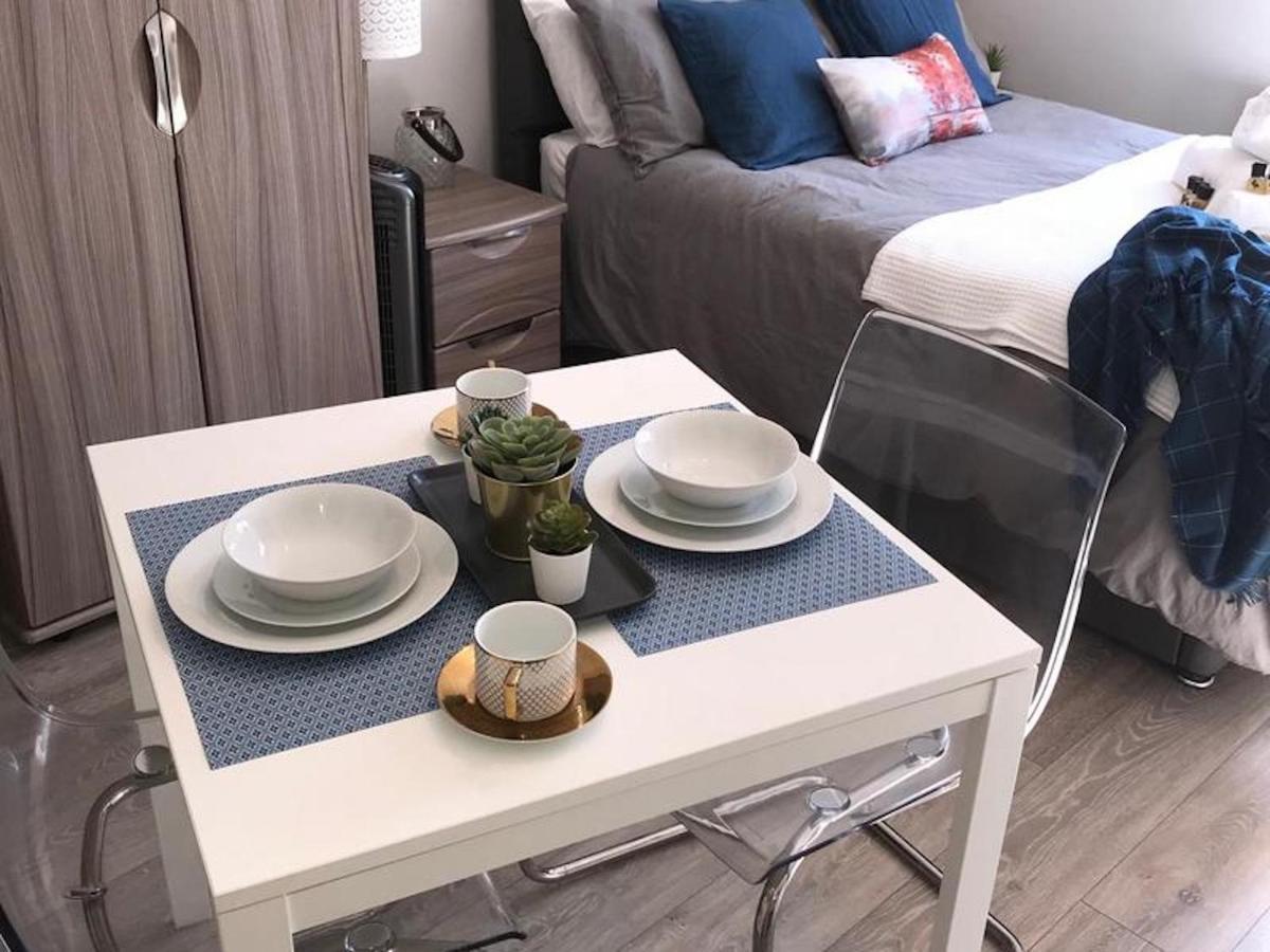 רדינג Serviced Appartment 1 Helena מראה חיצוני תמונה