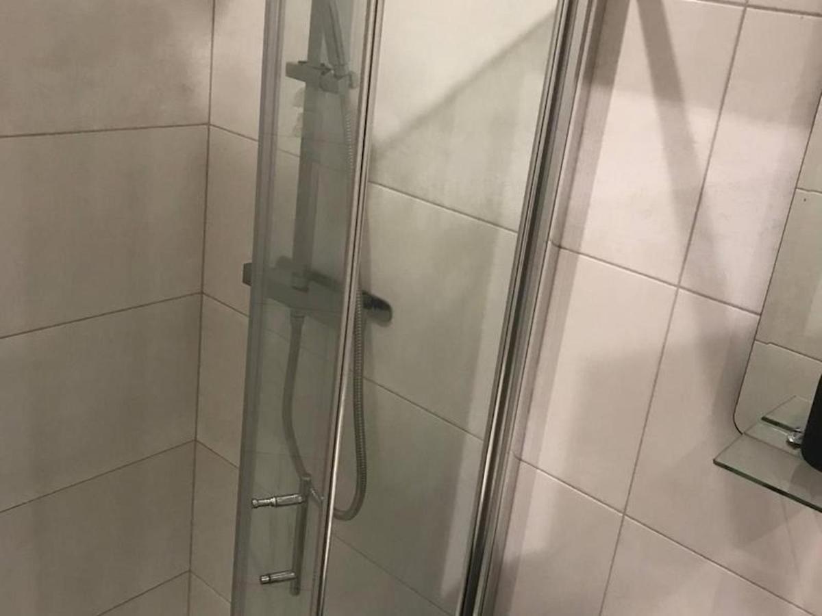 רדינג Serviced Appartment 1 Helena מראה חיצוני תמונה
